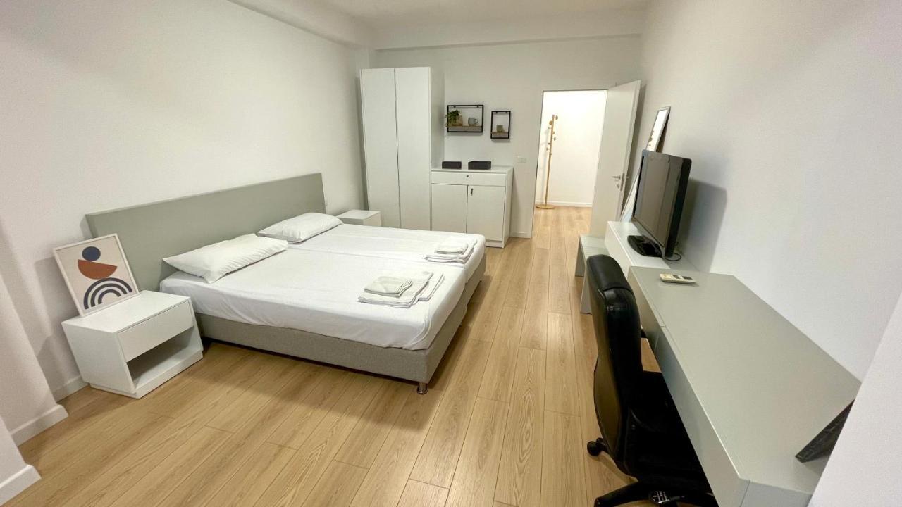 Johana Blloku Apartment In Amazing Location! 地拉那 外观 照片
